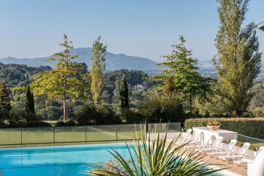 T1 Bis Avec Piscine Vue Golf Et Montagnes Διαμέρισμα Arcangues Εξωτερικό φωτογραφία